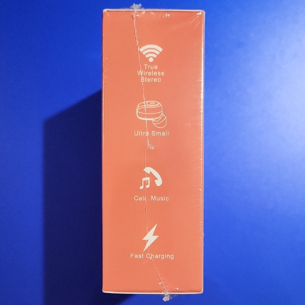 M10 Noise Cancelling Bluetooth Earbuds And Power Bank With LED Display - Picture 3 of 13